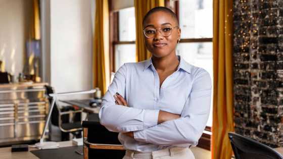 TikTok showcases South African corporate lawyer's salary, leaves LLB students inspired