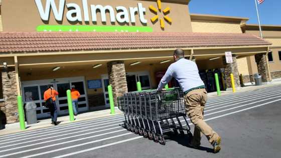 Walmart lifts forecast as it wins US grocery consumers due to inflation