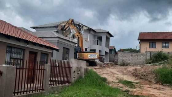 Man allegedly demolishes home he built for bae after she ends things