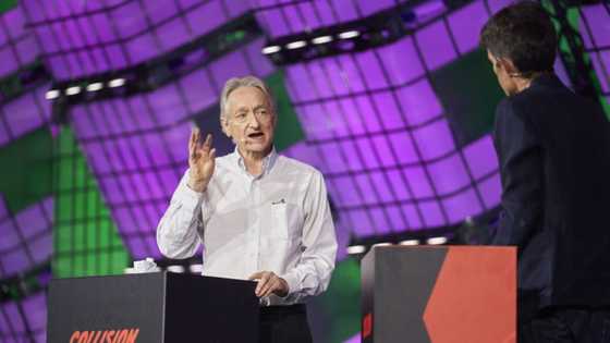 'Godfather of AI' urges governments to face dangers