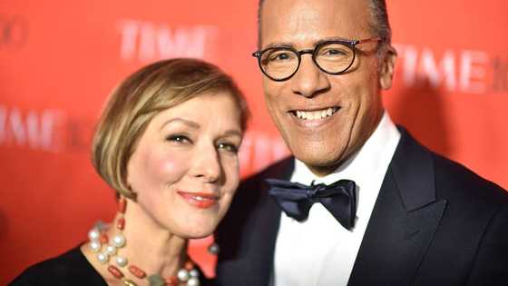 Where did Lester Holt meet his wife Carol Hagen? All about her