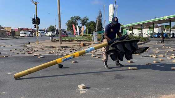 Electricity disconnection angers Soweto residents, protests block the highway