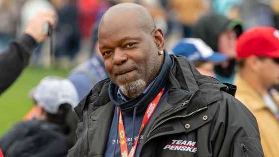 Emmitt Smith’s net worth, age, children, spouse, stats, retirement, profiles