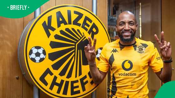 Amakhosi's Sibongiseni Mthethwa shows off Blue Corolla GLX with maskandi beats – Mzansi reacts