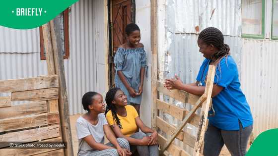 "The woman has a clean aura": SA warmed by black toddler bonding with random Afrikaner at restaurant