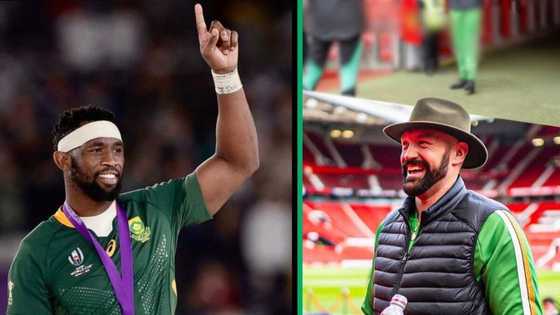 Tyson Fury poses for photo with Siya Kolisi, Mzansi claims he's starstruck: "Siya Kolisi with a fan"