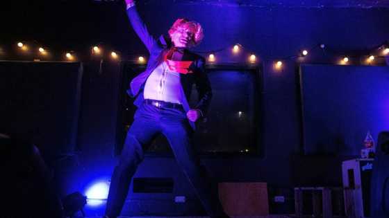 Rock-around-Bangkok: Thai air guitar contestants give their all