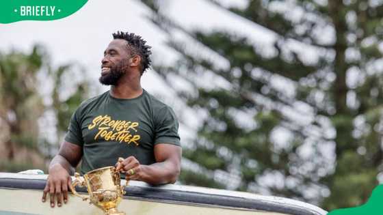 Siya Kolisi's net worth, salary, house and more about his earnings