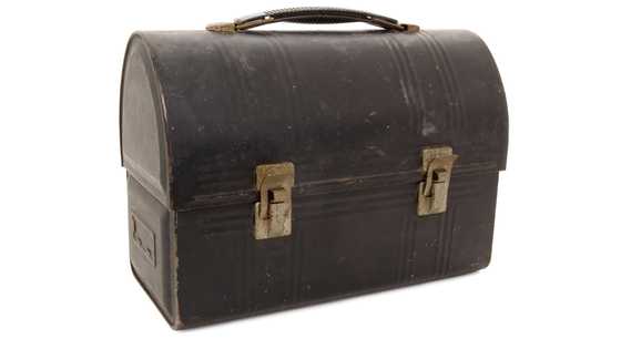 Grandpa left me his work lunchbox, my siblings got a house and money – I opened it and my hands shook