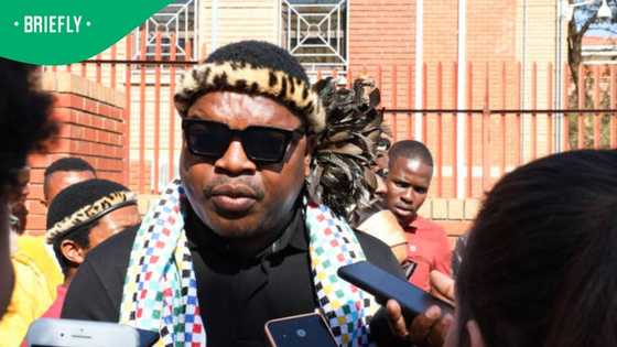 A video of Ngizwe Mchunu's house burning down concerns Mzansi