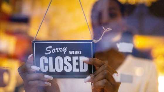Fake sign about grocery store being closed due to drunk employees sends Mzansi netizens into a frenzy