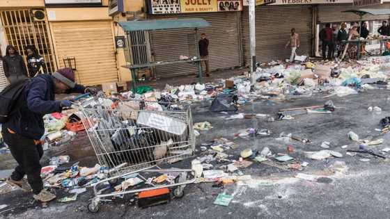 SA unrest and looting makes international news as vigilantism takes over