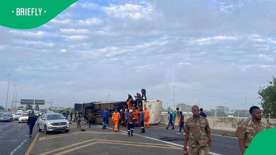 12 killed in horrific R21/R24 crash in Johannesburg when a bus overturned, South Africans horrified