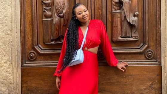 Anele Mdoda ends claims of getting married with hilarious TikTok video: "I just wore a white dress"