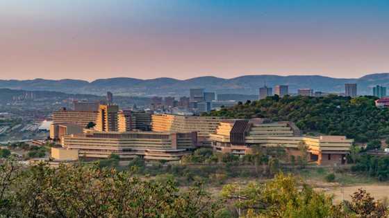 Investigation into UNISA’s vice chancellor reveals dodgy spending for R285,000 curtains