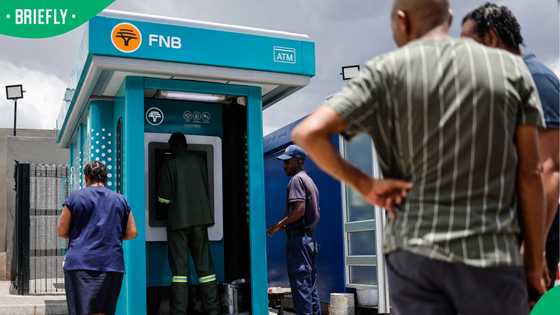 “This is not new”: FNB warns SA ATM users of card swapping scam