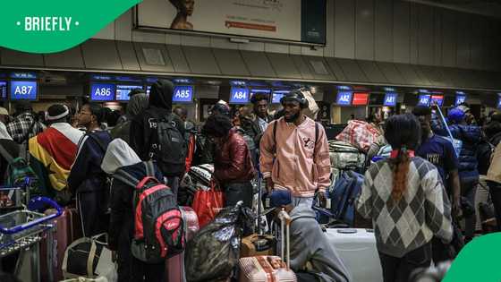 Ghanaians land in Accra after evacuation from South Africa