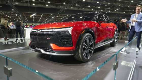 Biden tours Detroit Auto Show, highlighting electric vehicle push