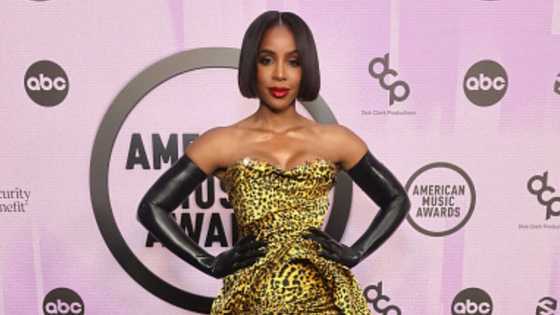 Mzansi begs Kelly Rowland to move to South Africa after she bid goodbye to peeps in a trending online post