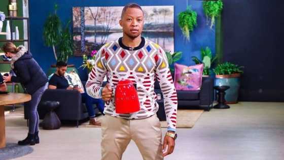 “Bathong”: Mr Smeg shows off raw kidney lunch and Mzansi can't deal with his choice