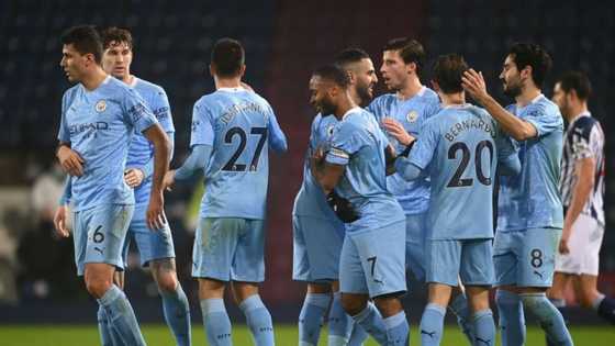 Manchester City demolish rivals and rise to the summit of the table