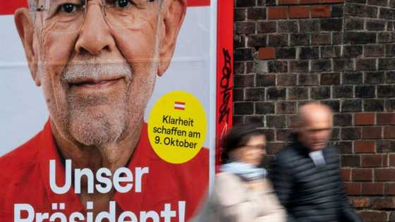 Austrians vote in presidential election with incumbent set to win