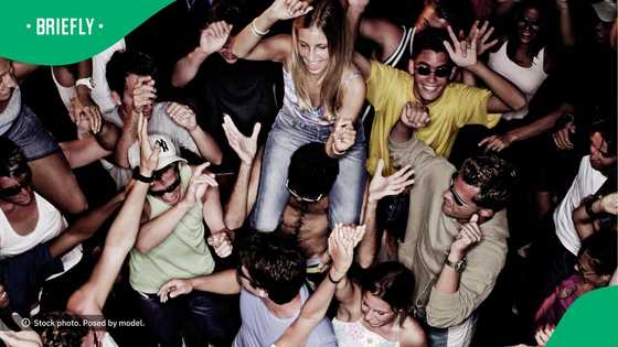 "South African vibes": Mzansi delighted as people in Ireland groove to amapiano song