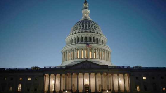 US lawmakers race to avert weekend government shutdown