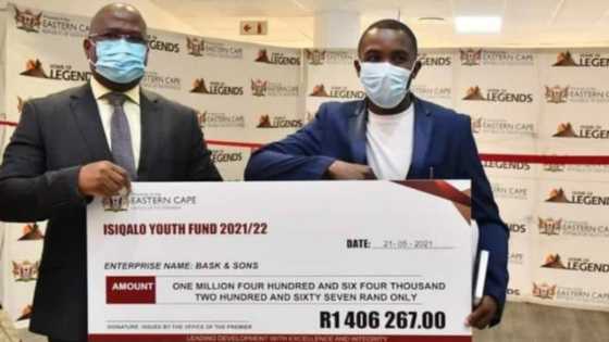 "Lol": Misspelled cheque causes lots of confusion, has SA in stitches