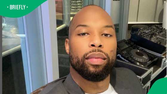 Sizwe Dhlomo seemingly congratulates Anele Mdoda and "Buzza" James