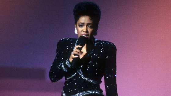Music legend Anita Baker declares war and battle over her masters