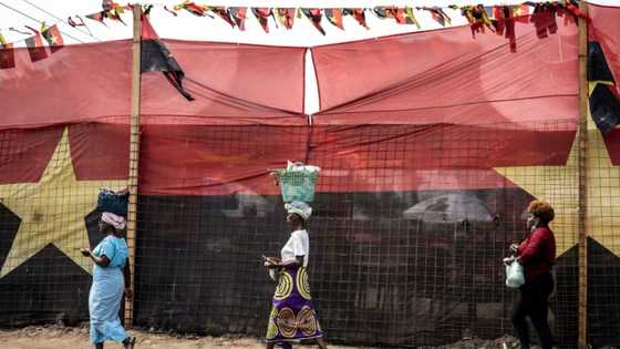Angolan president leads in poll results