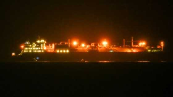 Controversial regasification unit arrives in Italy