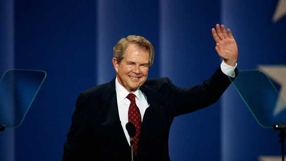 Pat Robertson's net worth, age, children, wife, education, health, net worth