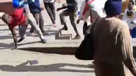 Eish: SA reacts to clip of gangsters robbing hawkers in broad daylight
