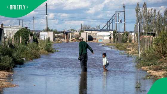 Cape Town floods displace thousands in informal settlements as worse rain is expected