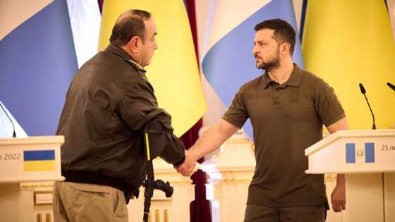 Guatemala president visits Ukraine at Zelensky's request