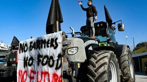 Hundreds of farmers protest at Greek agriculture fair