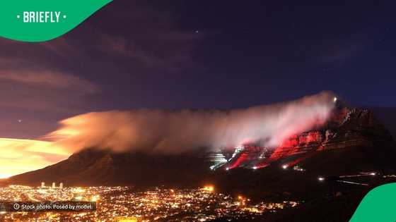 "South Ahhh can never be serious": Mzansi goofs around after seeing Cape Town's famous mountain on fire