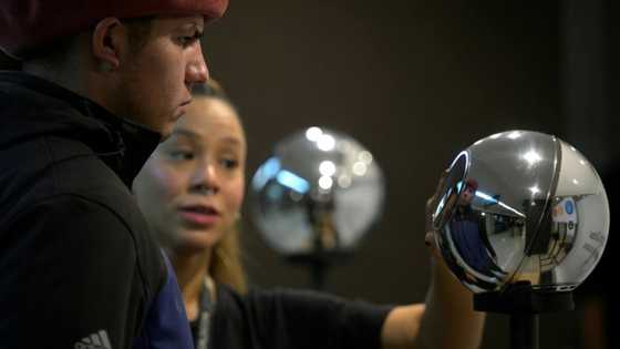 Cash-strapped Argentines queue for eyeball scans