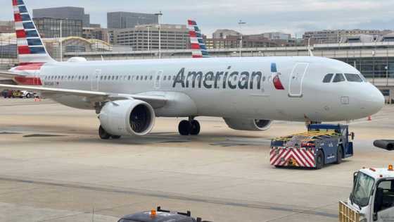 Strong demand lifts American Airlines to profitable Q1