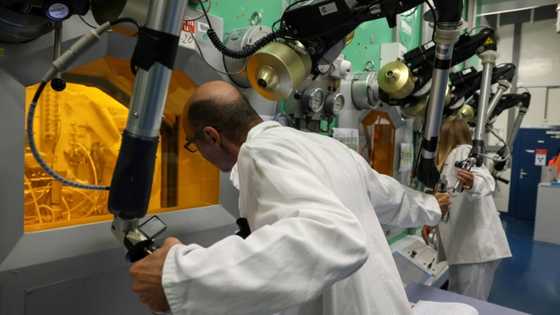 France taps nuclear know-how to recycle electric car batteries