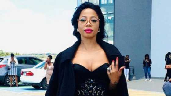 Kelly Khumalo: Mzansi singer’s bold bald look has fans in a frenzy