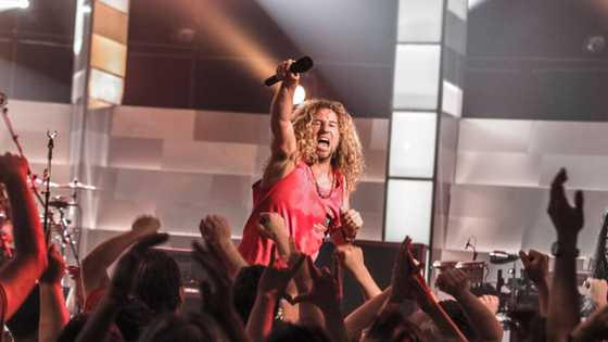 Sammy Hagar net worth, age, children, spouse, music career, profiles