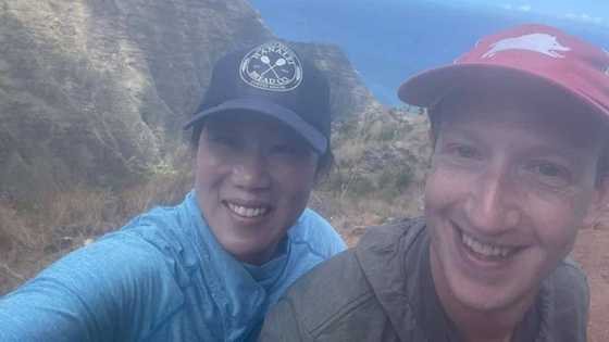 Humble photo of billionaire Facebook founder Mark Zuckerberg, wife melts hearts