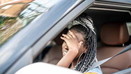 Woman's vehicle licence disc expired 2 years ago but she did not know, Mzansi amazed at her carelessness