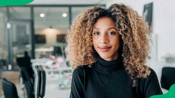 30 Best interview hairstyles for women to try and nail your job in 2024