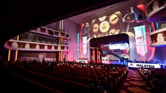 Threats and shared gold after cheating row rocks eSports final