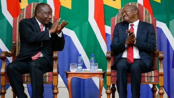 South Africans react: Mabuza 'playing' president while Ramaphosa has Covid