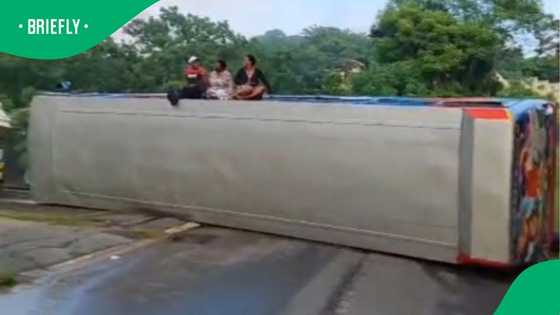 Traffic chaos in Durban as bus overturns, leaving 20 schoolchildren injured